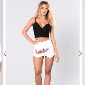 White fashion nova skort size 1 XL